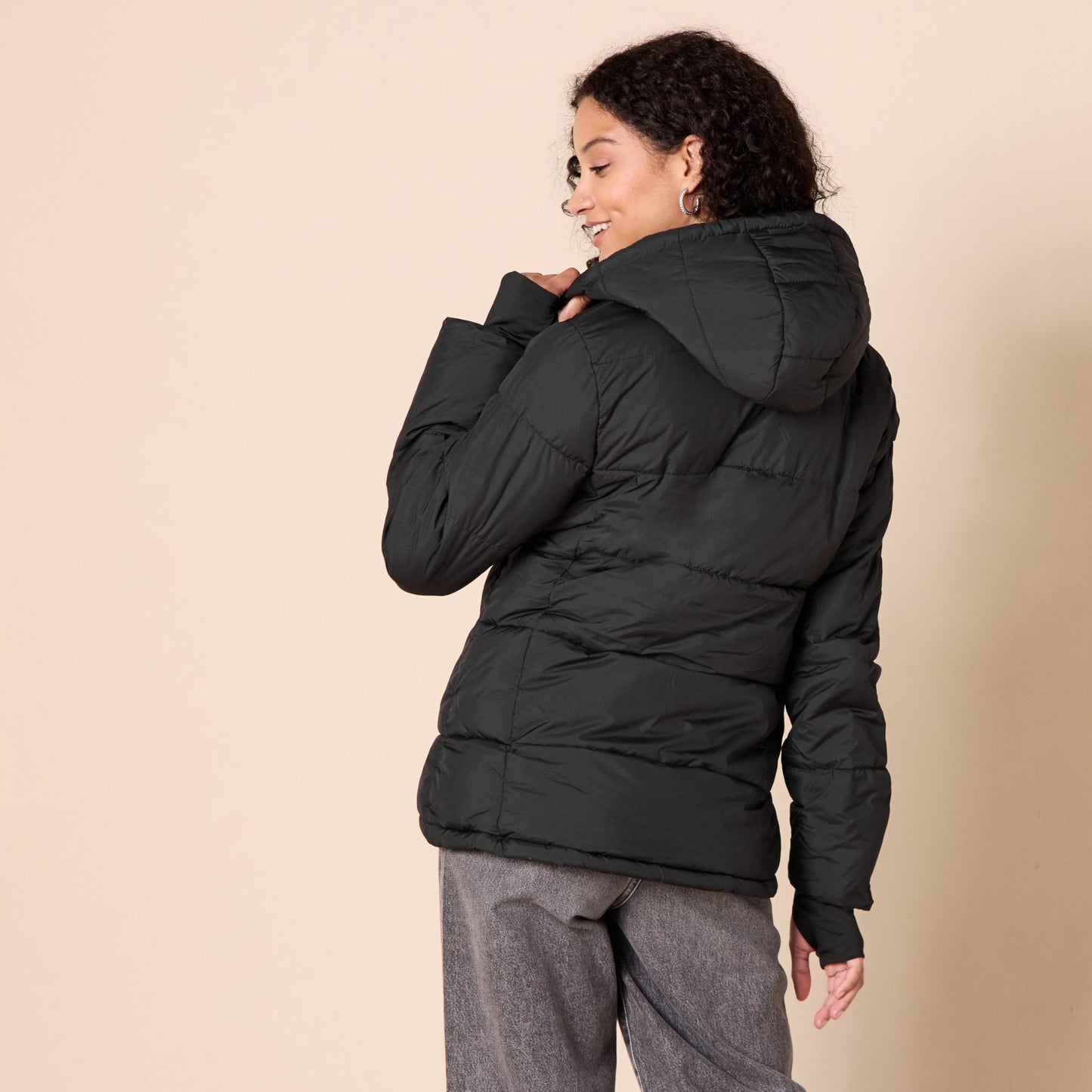 Amazon Essentials Women's Heavyweight Quilted Long-Sleeve Hooded Puffer Coat (Available in Plus Size), Black, Small