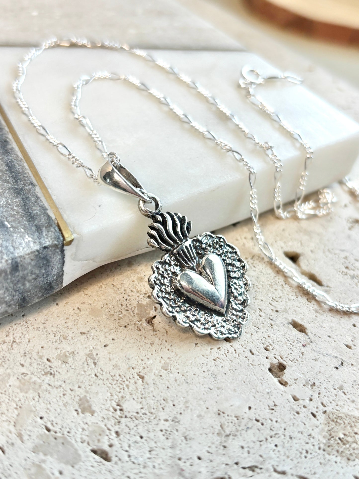 Sacred Heart Necklace in 925 Sterling Silver – Mexican Jewelry with 19” Figaro Chain, Collar de sagrado corazón de plata .925 plata mexicana